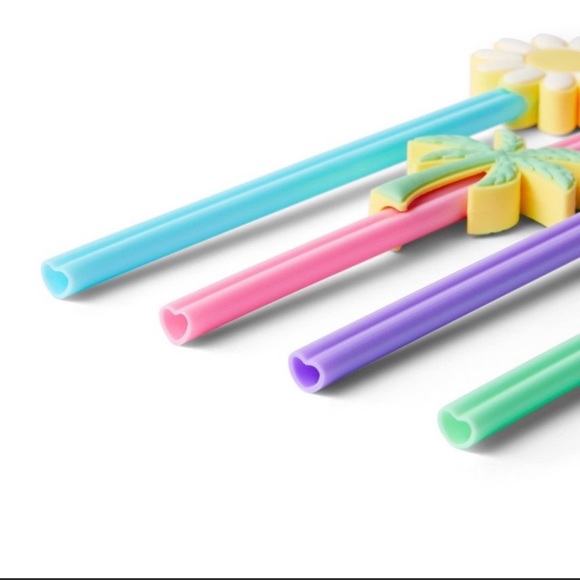 HP STONEY CLOVER LANE X TARGET NEW STRAW WITH CHARMS SET - Picture 2 of 4